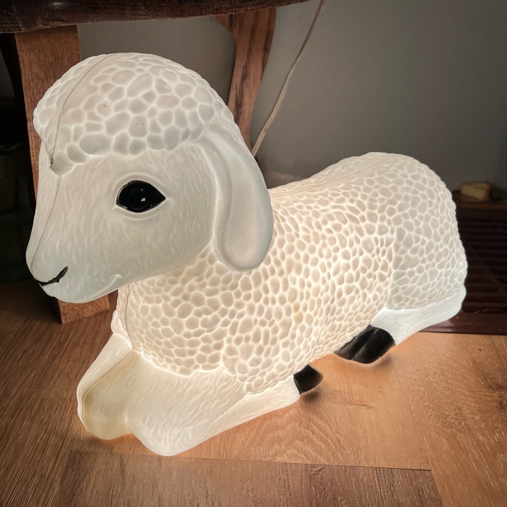 Vintage blow mold plastic lighted lamb sheep Christmas nativity Easter - Picture 3 of 14